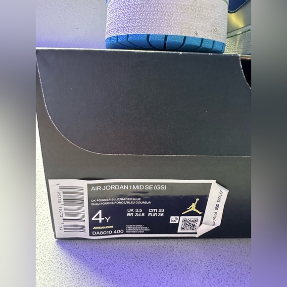 Nike Air Jordan 1 Mid SE (GS)- size 4Y - Picture 5 of 12